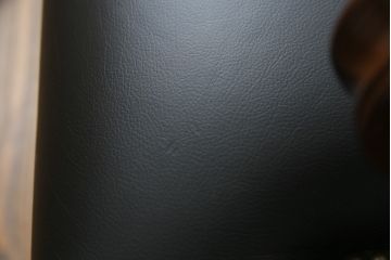 中古　超美品　スペイン　ウルタド(HURTADO)　クラシカルな雰囲気と重厚感のある佇まいが魅力の本革アームチェア(椅子、イス、レザー)(定価約60万円)(R-059736)