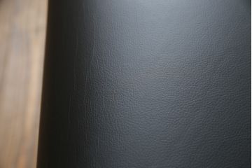 中古　超美品　スペイン　ウルタド(HURTADO)　クラシカルな雰囲気と重厚感のある佇まいが魅力の本革アームチェア(椅子、イス、レザー)(定価約60万円)(R-059736)