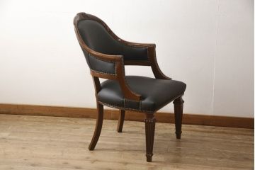 中古　美品　スペイン　ウルタド(HURTADO)　ワンランク上の空間づくりにおすすめの本革アームチェア(椅子、イス、レザー)(定価約30万円)(R-059737)