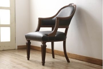 中古　美品　スペイン　ウルタド(HURTADO)　ワンランク上の空間づくりにおすすめの本革アームチェア(椅子、イス、レザー)(定価約30万円)(R-059737)