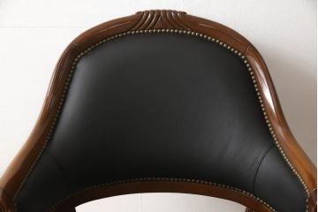 中古　美品　スペイン　ウルタド(HURTADO)　ワンランク上の空間づくりにおすすめの本革アームチェア(椅子、イス、レザー)(定価約30万円)(R-059737)