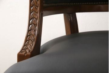 中古　美品　スペイン　ウルタド(HURTADO)　ワンランク上の空間づくりにおすすめの本革アームチェア(椅子、イス、レザー)(定価約30万円)(R-059737)
