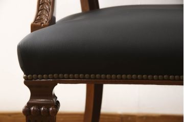 中古　美品　スペイン　ウルタド(HURTADO)　ワンランク上の空間づくりにおすすめの本革アームチェア(椅子、イス、レザー)(定価約30万円)(R-059737)