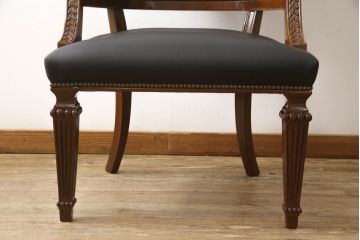 中古　美品　スペイン　ウルタド(HURTADO)　ワンランク上の空間づくりにおすすめの本革アームチェア(椅子、イス、レザー)(定価約30万円)(R-059737)
