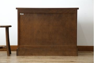 中古　北海道民芸家具　リメイク家具　上質な作りが魅力のサイドキャビネット(サイドチェスト、リビングボード、引き出し)(R-059739)