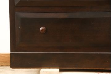 中古　松本民芸家具　D型整理タンス　和洋どちらにも馴染む上品な佇まいのチェスト(整理タンス、洋服タンス、引き出し)(定価約38万円)(R-059740)