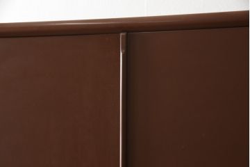 中古　衣装盆付き　前面に描かれた花々が上品な雰囲気を醸し出す和たんす(和箪笥、着物箪笥、洋服たんす、引き出し、チェスト、衣装箪笥)(R-059741)