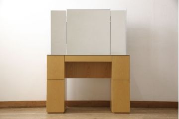 中古　美品　Cassinaixc.(カッシーナイクスシー)　オーク材　スタイリッシュなデザインが魅力的なメイクアップドレッサー+チェアセット(鏡台、ミラー、チェア、椅子)(定価約55万円)(R-059742)