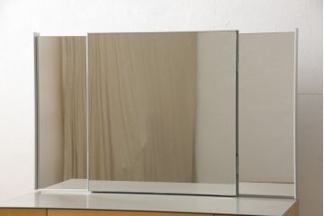 中古　美品　Cassinaixc.(カッシーナイクスシー)　オーク材　スタイリッシュなデザインが魅力的なメイクアップドレッサー+チェアセット(鏡台、ミラー、チェア、椅子)(定価約55万円)(R-059742)