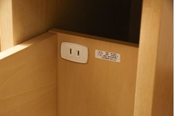 中古　美品　Cassinaixc.(カッシーナイクスシー)　オーク材　スタイリッシュなデザインが魅力的なメイクアップドレッサー+チェアセット(鏡台、ミラー、チェア、椅子)(定価約55万円)(R-059742)