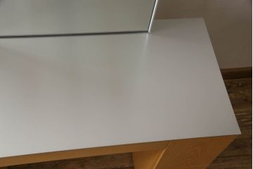 中古　美品　Cassinaixc.(カッシーナイクスシー)　オーク材　スタイリッシュなデザインが魅力的なメイクアップドレッサー+チェアセット(鏡台、ミラー、チェア、椅子)(定価約55万円)(R-059742)