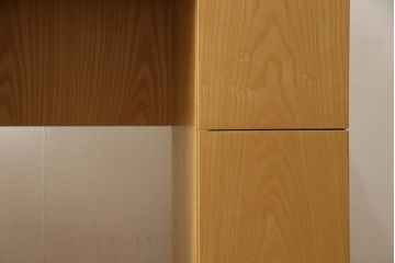 中古　美品　Cassinaixc.(カッシーナイクスシー)　オーク材　スタイリッシュなデザインが魅力的なメイクアップドレッサー+チェアセット(鏡台、ミラー、チェア、椅子)(定価約55万円)(R-059742)