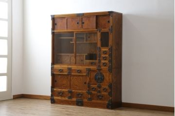 中古　美品　力強い木目が印象的な岩谷堂茶箪笥(和タンス、収納箪笥、キャビネット、飾り棚)(R-059744)