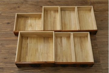 中古　美品　力強い木目が印象的な岩谷堂茶箪笥(和タンス、収納箪笥、キャビネット、飾り棚)(R-059744)