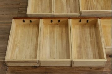 中古　美品　力強い木目が印象的な岩谷堂茶箪笥(和タンス、収納箪笥、キャビネット、飾り棚)(R-059744)