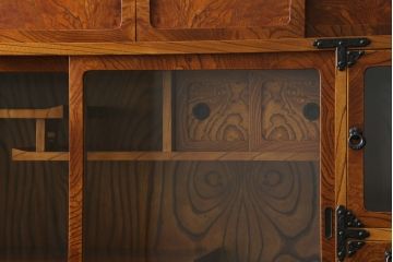 中古　美品　力強い木目が印象的な岩谷堂茶箪笥(和タンス、収納箪笥、キャビネット、飾り棚)(R-059744)