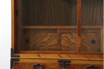 中古　美品　力強い木目が印象的な岩谷堂茶箪笥(和タンス、収納箪笥、キャビネット、飾り棚)(R-059744)
