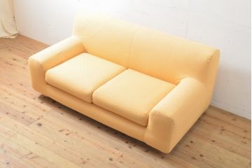 中古　arflex(アルフレックス)　GIUBBA(ジュバ)　無駄のないシンプルさが魅力的な2人掛けソファ+オットマンのセット(定価約45万円)(ラブソファ、二人掛け)(R-059748)
