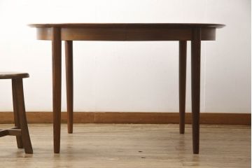 デンマークビンテージ　北欧ヴィンテージ　Dyrlund(デューロン)　ローズウッド　シンプルなデザインで取り入れやすいエクステンションテーブル(デュランド、ダイニングテーブル、二人掛け、四人掛け、ラウンドテーブル)(R-059756)