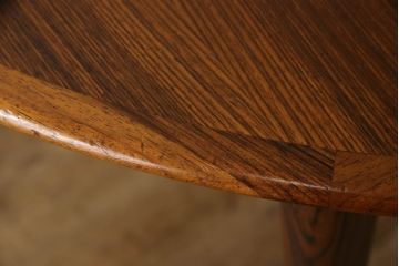 デンマークビンテージ　北欧ヴィンテージ　Dyrlund(デューロン)　ローズウッド　シンプルなデザインで取り入れやすいエクステンションテーブル(デュランド、ダイニングテーブル、二人掛け、四人掛け、ラウンドテーブル)(R-059756)