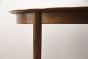 デンマークビンテージ　北欧ヴィンテージ　Dyrlund(デューロン)　ローズウッド　シンプルなデザインで取り入れやすいエクステンションテーブル(デュランド、ダイニングテーブル、二人掛け、四人掛け、ラウンドテーブル)(R-059756)