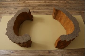 中古　超美品　民芸家具　最高級　屋久杉一枚板　ガラス天板付き　油分の多い艶やかな極上杢目の天板が贅沢な座卓(センターテーブル、ローテーブル、リビングテーブル)(定価約380万円)(R-059758)