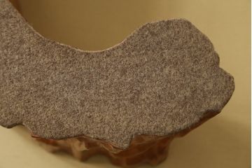 中古　超美品　民芸家具　最高級　屋久杉一枚板　ガラス天板付き　油分の多い艶やかな極上杢目の天板が贅沢な座卓(センターテーブル、ローテーブル、リビングテーブル)(定価約380万円)(R-059758)