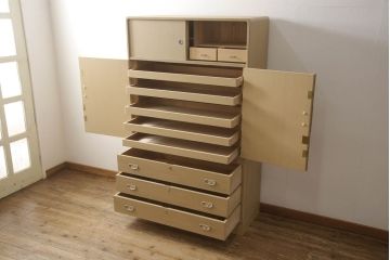中古　波塚正文作　衣装盆付き　華やかさと上品さを兼ね備えた金具が魅力の加茂総桐箪笥(並厚、総桐たんす、着物箪笥、衣装タンス、引き出し)(R-059761)