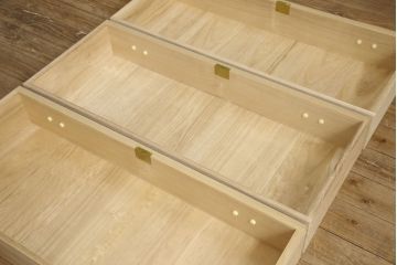 中古　波塚正文作　衣装盆付き　華やかさと上品さを兼ね備えた金具が魅力の加茂総桐箪笥(並厚、総桐たんす、着物箪笥、衣装タンス、引き出し)(R-059761)