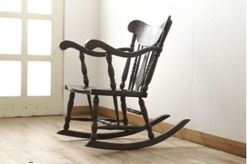 中古　美品　松本民芸家具　クラシカルな雰囲気ただよう#39A型ロッキングチェア(定価約18万円)(アームチェア、板座チェア、揺り椅子、イス)(R-059762)