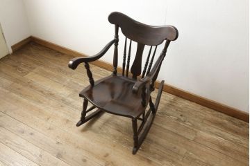 中古　美品　松本民芸家具　クラシカルな雰囲気ただよう#39A型ロッキングチェア(定価約18万円)(アームチェア、板座チェア、揺り椅子、イス)(R-059762)