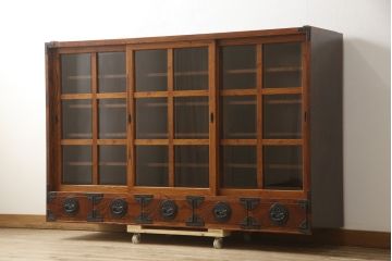 中古　美品　岩谷堂箪笥　収納力抜群! 上質な和の空間づくりに取り入れたい水屋箪笥サイドボード(キャビネット、食器棚、戸棚、収納棚)(R-059764)