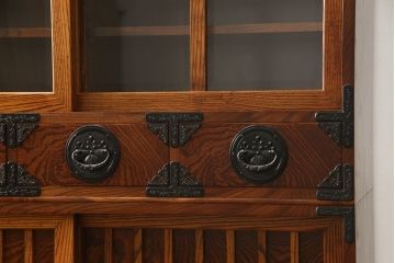 中古　美品　岩谷堂箪笥　収納力抜群! 上質な和の空間づくりに取り入れたい水屋箪笥サイドボード(キャビネット、食器棚、戸棚、収納棚)(R-059764)