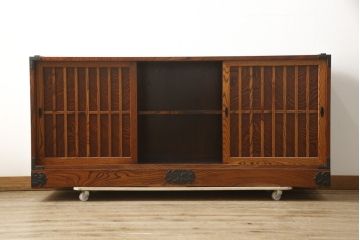 中古　美品　岩谷堂箪笥　収納力抜群! 上質な和の空間づくりに取り入れたい水屋箪笥サイドボード(食器棚、戸棚、収納棚)(R-059765)