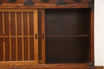中古　美品　岩谷堂箪笥　収納力抜群! 上質な和の空間づくりに取り入れたい水屋箪笥サイドボード(食器棚、戸棚、収納棚)(R-059765)