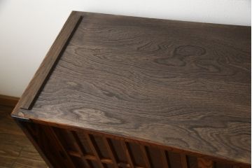 中古　美品　岩谷堂箪笥　収納力抜群! 上質な和の空間づくりに取り入れたい水屋箪笥サイドボード(食器棚、戸棚、収納棚)(R-059765)