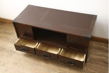 和製ビンテージ　最高級!　手打ち金具　木地呂塗り　漆塗り　前面欅(ケヤキ)材　細部まで職人のこだわりが感じられる仙台箪笥サイドボード(収納棚、戸棚、和箪笥、ヴィンテージ)(R-059772)