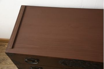 和製ビンテージ　最高級!　天板リメイク　手打ち金具　木地呂塗り　漆塗り　前面欅(ケヤキ)材　細部まで職人のこだわりが感じられる仙台箪笥ローチェスト(衣装箪笥、和箪笥、引き出し、ヴィンテージ)(R-059774)