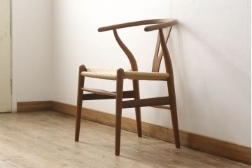 中古　北欧家具　デンマーク　老舗家具メーカーCARL HANSEN & SON(カール・ハンセン&サン)の洗練されたデザインが目を惹くワイチェア(Yチェア、イス、椅子、ダイニングチェア、アームチェア)(R-059775)