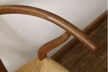 中古　北欧家具　デンマーク　老舗家具メーカーCARL HANSEN & SON(カール・ハンセン&サン)の洗練されたデザインが目を惹くワイチェア(Yチェア、イス、椅子、ダイニングチェア、アームチェア)(R-059775)