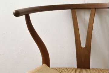 中古　北欧家具　デンマーク　老舗家具メーカーCARL HANSEN & SON(カール・ハンセン&サン)の洗練されたデザインが目を惹くワイチェア(Yチェア、イス、椅子、ダイニングチェア、アームチェア)(R-059775)