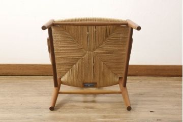 中古　北欧家具　デンマーク　老舗家具メーカーCARL HANSEN & SON(カール・ハンセン&サン)の洗練されたデザインが目を惹くワイチェア(Yチェア、イス、椅子、ダイニングチェア、アームチェア)(R-059775)