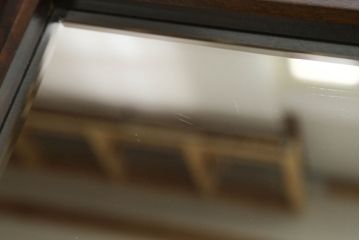 中古　北海道民芸家具　シックな木製フレームのミラー(鏡)(R-059781)