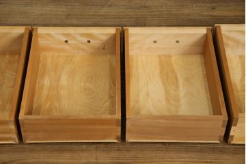 中古　美品　松本民芸家具　クラシカルなデザインがお洒落なF型サイドボード(収納棚、戸棚、サイドキャビネット)(定価約67万円)(R-059784)