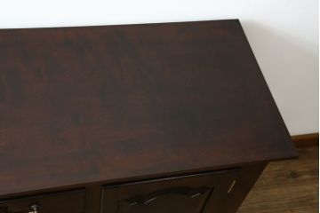 中古　美品　松本民芸家具　クラシカルなデザインがお洒落なF型サイドボード(収納棚、戸棚、サイドキャビネット)(定価約67万円)(R-059784)