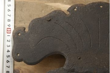 アンティーク雑貨　巾着モチーフが趣あふれる蔵戸の錠前金具(ディスプレイ雑貨、蔵戸パーツ)(R-059804)