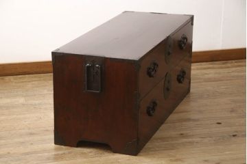 和製アンティーク　前面欅(ケヤキ)材　和の趣あふれる佇まいが魅力的な米沢箪笥・下段(和箪笥、時代箪笥、衣装たんす、収納箪笥、引き出し、サイドボード)(R-059808)