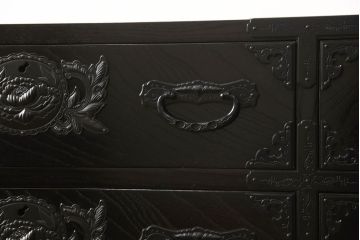 中古　欅産業　仙台箪笥　黒漆塗り　和モダンな空間づくりに活躍するサイドボード(サイドチェスト、引き出し、収納箪笥)(定価約57万円)(R-059815)