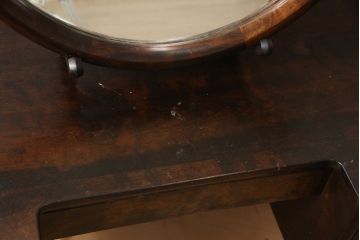 中古　松本民芸家具　西洋アンティークのような雰囲気を感じさせる、丸型一面鏡のドレッサー(鏡台、ミラー)(定価約43万円)(R-059817)