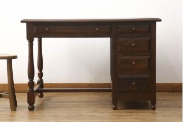 中古　美品　松本民芸家具　クラシカルな佇まいが魅力的なT型片袖机(ワークデスク、作業台、在宅用、在宅ワーク用デスク)(定価約37万円)(R-059818)